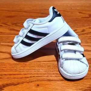 Addidas super star shoes